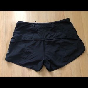lululemon Speed Up Short 2.5” Black (Size 4)